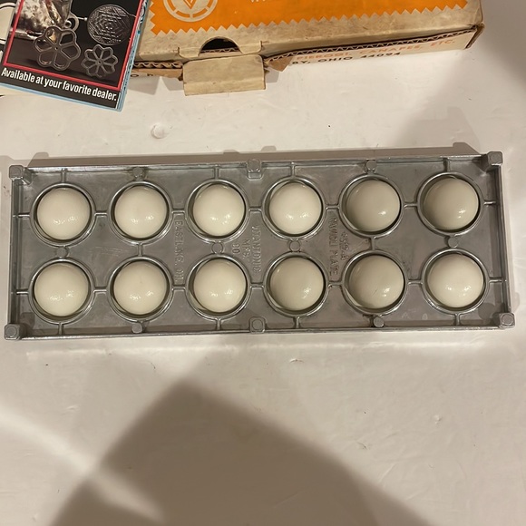 Vintage Ravioli Maker - Picture 4 of 7